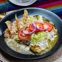 Enchiladas con salsa verde